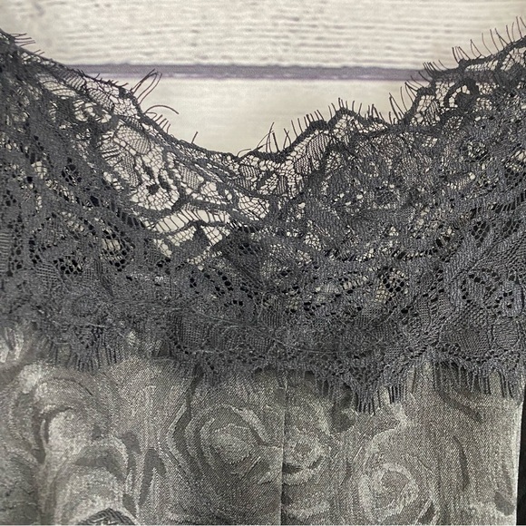 Minkpink NWT Black Satin Romper With Lace Detail Size Large - Picture 6 of 8